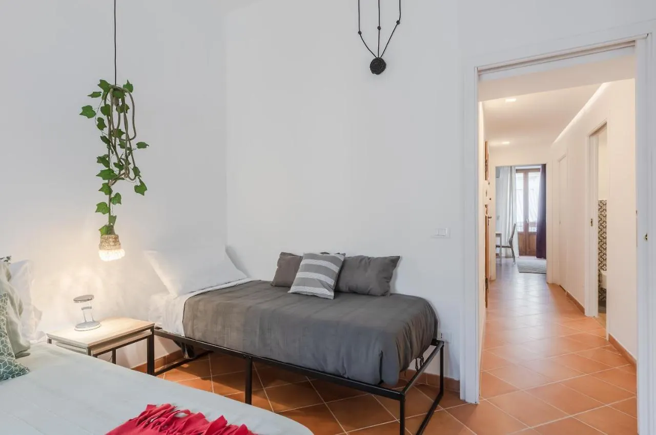 Ballaro Cozy Apartment With Balconies Palermo